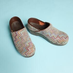 Sanita Embroidered Knit Rainbow Platform Danish Clogs Size 39 Whimsical Comfort